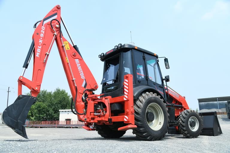 application_backhoe_loaders_mbl_x_920_manitou_104