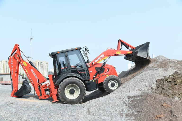 application_backhoe_loaders_mbl_x_920_manitou_105-1